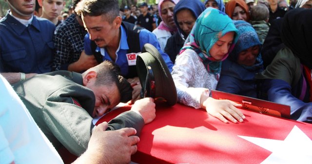 Şehit doğum gününde toprağa verildi