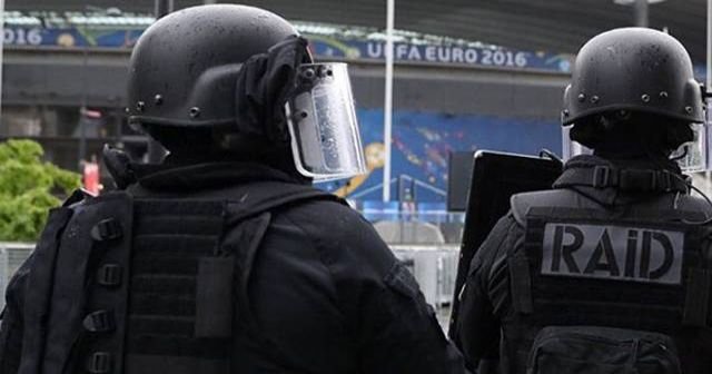 Stade de France yakınında patlama