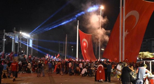 Taksim&#039;de nöbet sürüyor