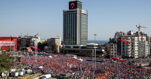 Taksim Meydanı&#039;ndan tarihi görüntüler