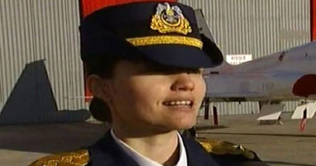 Tutuklanan kadın Pilot Üsteğmen Kumaş da ihraç edildi