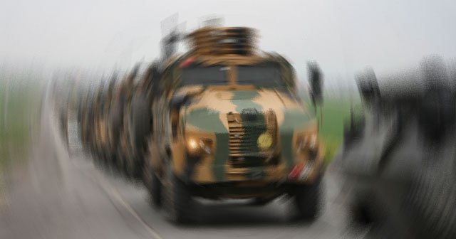 Van&#039;da patlama, 2 asker yaralı