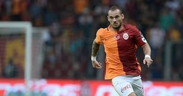 Wesley Sneijder Milan yolunda mı