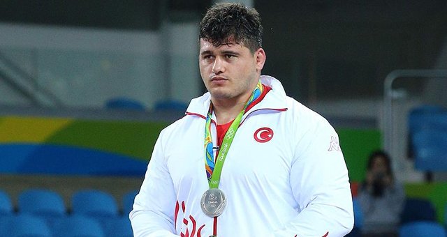 'Şehitler sayesinde olimpiyatlardayız'