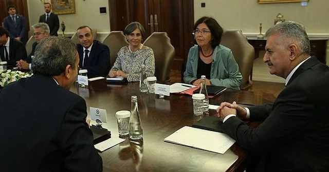 'Türk demokrasisi bu süreçten güçlenerek çıkacaktır'