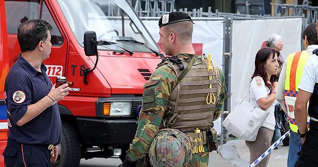 Belçika&#039;da polise palalı saldırı