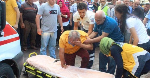 Boşanmak isteyen karısına kurşun yağdırdı, linçten polis kurtardı