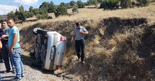 Çorum&#039;da otomobil şarampole uçtu, 5 yaralı