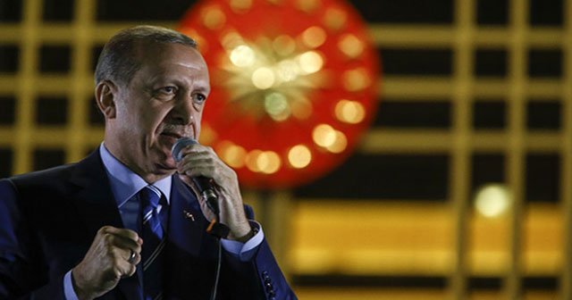 Cumhurbaşkanı Erdoğan, Beştepe&#039;de halka seslendi