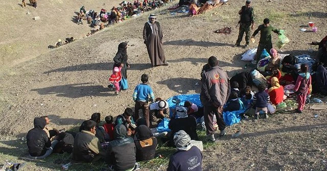 DAEŞ Havice'de binlerce kişiyi esir aldı