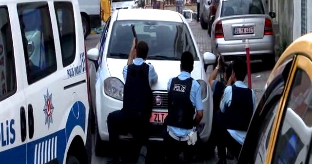 Devriye yapan polislere saldırı, 1 yaralı