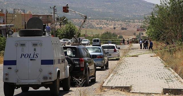 Diyarbakır&#039;da hain saldırı, yaralı polisler var