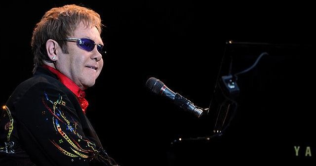 Elton John&#039;dan darbe girişimi açıklaması