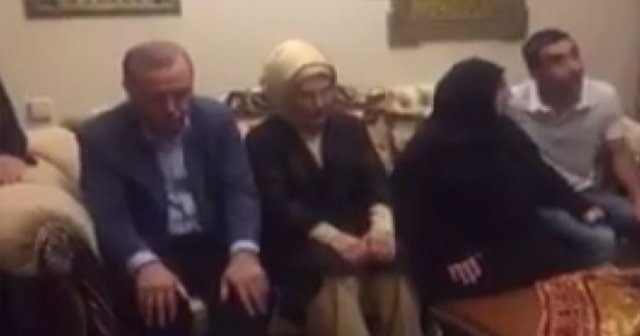 Erdoğan şehit evinde Kur’an-ı Kerim okudu