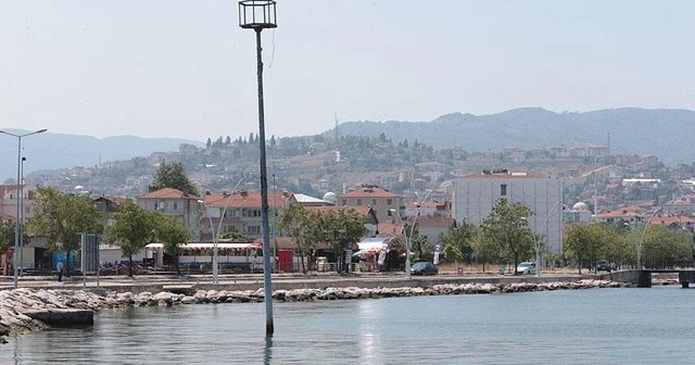 Gölcük 'asrın felaketi'nin yaralarını sardı