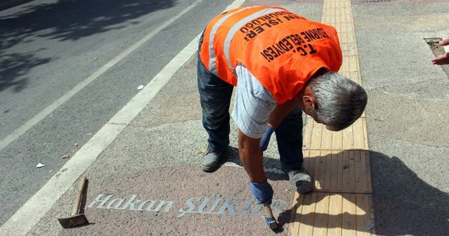 Hakan Şükür’ün adı kaldırımdan söküldü