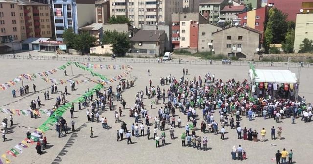 HDP&#039;nin Ağrı&#039;daki mitinginde çekilen görüntü şaşırttı