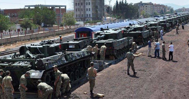 İstanbul&#039;dan gönderilen tank ve öbüsler Gaziantep İslahiye&#039;de