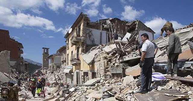 İtalya’daki depremde ölenlerin sayısı 250&#039;ye yükseldi