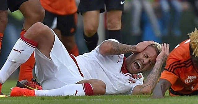 Jeremy Menez’in sağ kulağı koptu