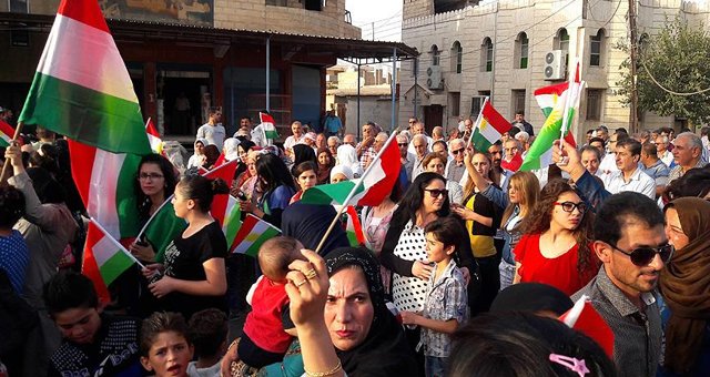 Kamışlı&#039;da Kürtler PYD&#039;yi protesto etti