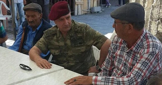 Komutanından şehit Halisdemir'in ailesine ziyaret