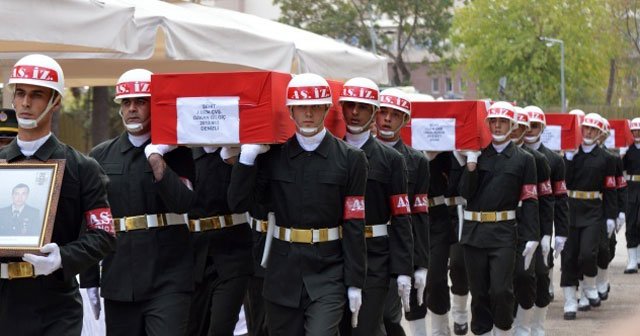 Lice şehitleri memleketlerine uğurlandı