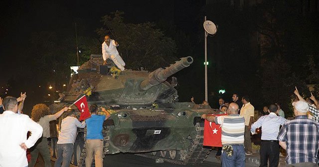 Meclis FETÖ&#039;nün darbe girişimini araştıracak