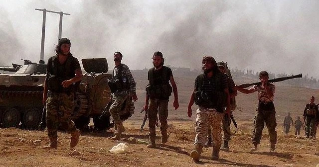 Muhalifler Halep'te ilerliyor