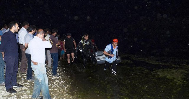 Murat Nehri&#039;ne giren genç kayboldu