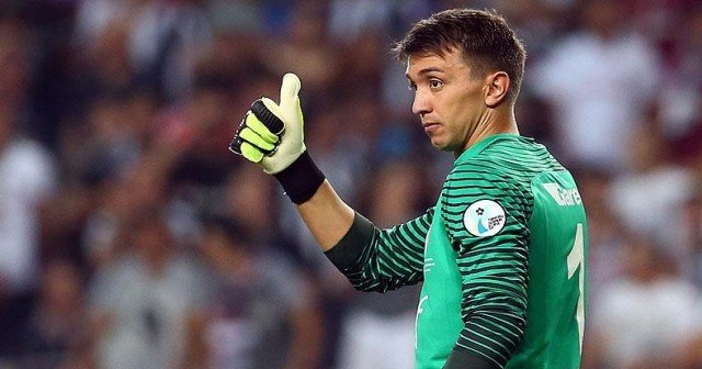 Muslera, Fenerbahçe ve Beşiktaş&#039;ı ikiye katladı