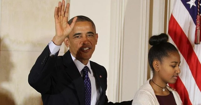 Obama'nın kızı kasiyer oldu