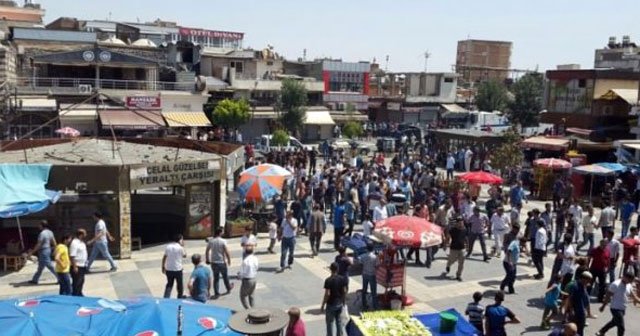 PKK&#039;lılar Diyarbakır&#039;da vatandaşa saldırdı