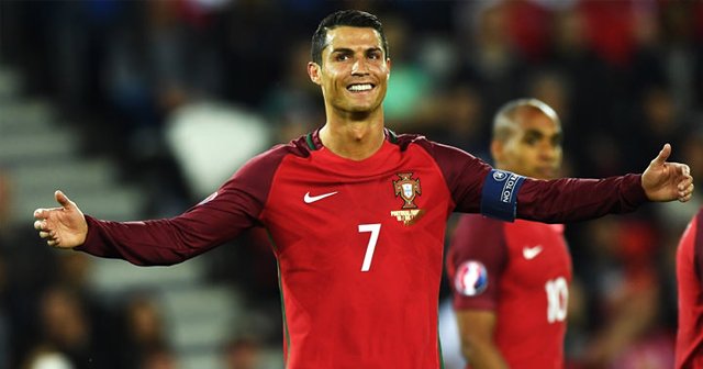 Ronaldo Türkiye&#039;ye geliyor