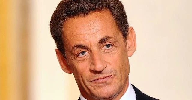 Sarkozy cumhurbaşkanlığına adaylığını açıkladı