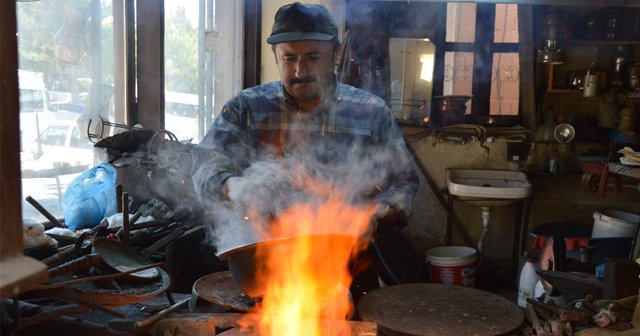 Şehrin son bakır ustası