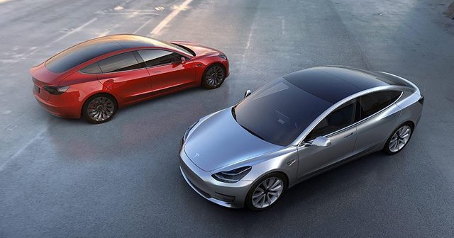 Tesla yeni bataryasıyla Ferrari ve Porsche&#039;a rakip oldu