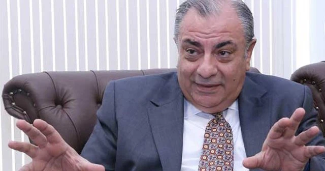 Türkeş, Dişli'den şüphelenip odaya almamış