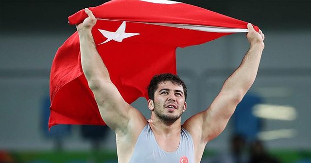 Türkiye&#039;nin Rio&#039;daki üçüncü madalyası Cenk İldem&#039;den