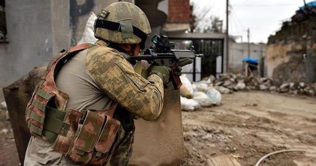 Uludere&#039;de eyleme gelen 1 PKK&#039;lı öldürüldü, 1&#039;i yakalandı