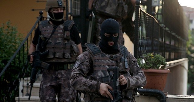 Van&#039;da eş zamanlı PKK operasyonu, 21 gözaltı