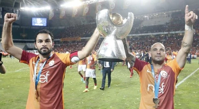 Wesley Sneijder'den anlamlı hareket