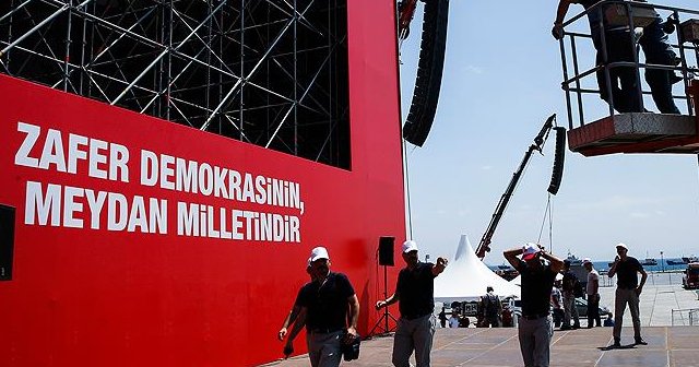 Yenikapı mitingi için son hazırlıklar yapılıyor