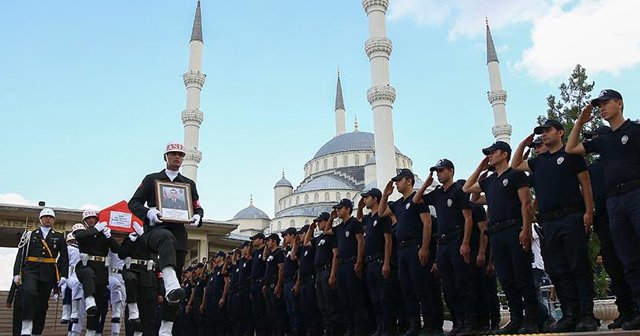 &#039;Fırat Kalkanı&#039; şehitleri son yolculuklarına uğurlandı