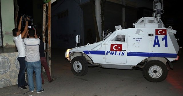Adana&#039;da polise ses bombalı saldırı