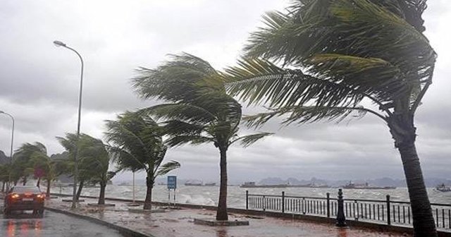 Antalya Körfezi&#039;nde fırtına uyarısı