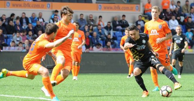 Başakşehir ile Osmanlıspor 2-2 berabere kaldı