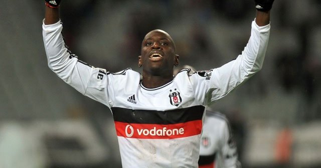 Beşiktaş&#039;a Galatasaray derbisinde Demba Ba sürprizi