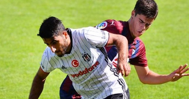 Beşiktaşlı futbolcu milli maçta sakatlandı