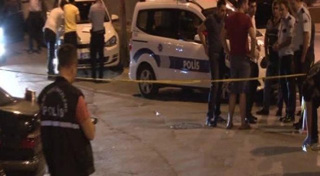 Beyoğlu&#039;nda silahlı saldırı: 2 yaralı